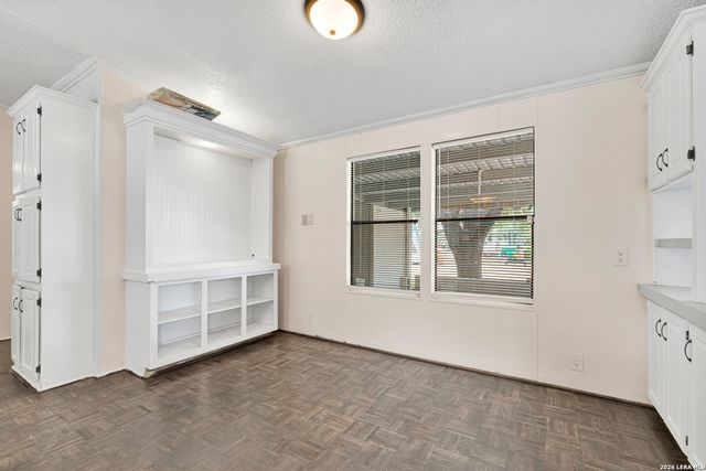 113 9th St, Natalia, TX 78059