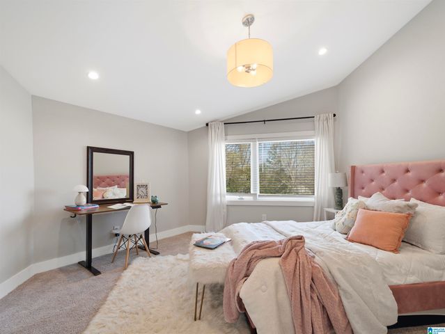 412 VESCLUB PLACE, Vestavia Hills, AL 35216