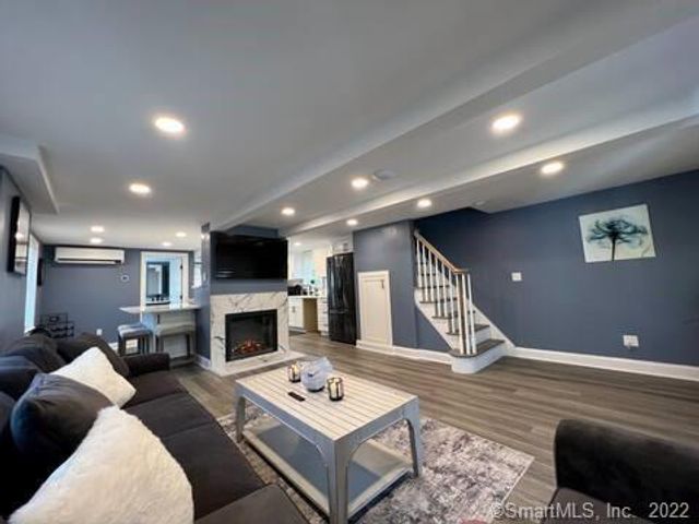 55 Swan Avenue, Old Lyme, CT 06371