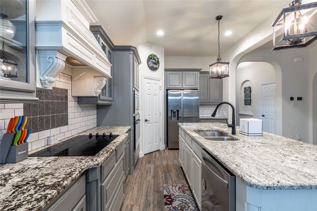 415 Valley Brook Court, Waxahachie, TX 75165