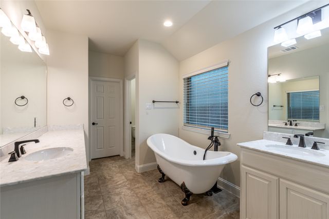 415 Valley Brook Court, Waxahachie, TX 75165