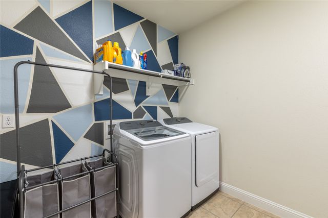 415 Valley Brook Court, Waxahachie, TX 75165
