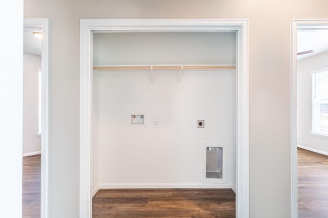 103 Park Place Circle B, Waller, TX 77484