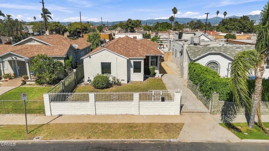 2055 W 80th Street, Los Angeles, CA 90047 — exterior