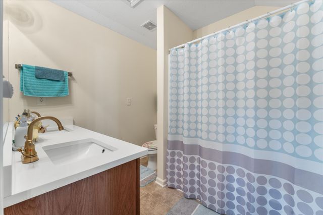 2053 George Buchanan Dr, La Vergne, TN 37086