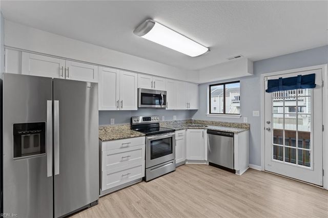 521 W Ocean View Ave Apt C, Norfolk, VA 23503