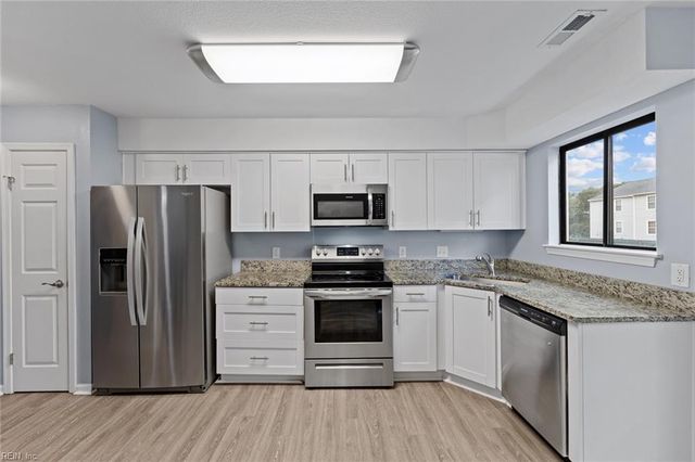 521 W Ocean View Ave Apt C, Norfolk, VA 23503