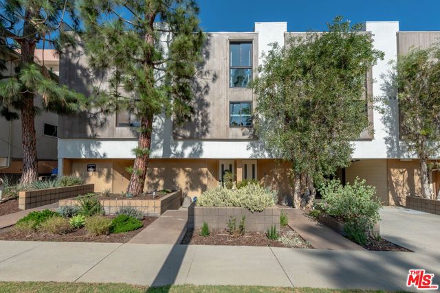 2338 S Beverly Glen Boulevard, Los Angeles, CA 90064