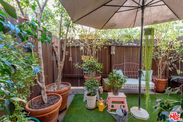 2338 S Beverly Glen Boulevard, Los Angeles, CA 90064