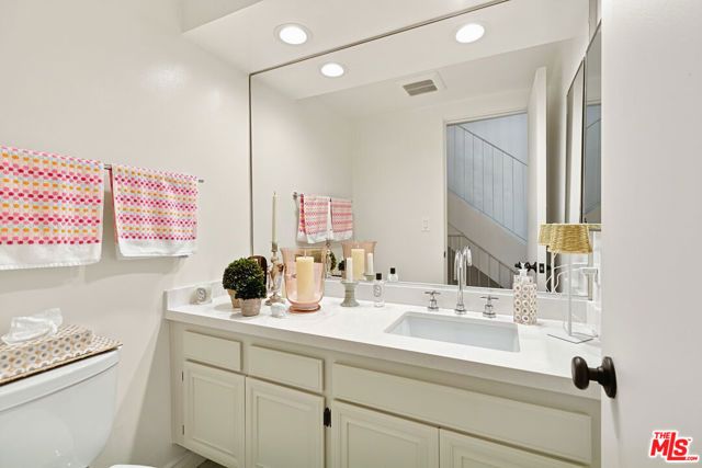 2338 S Beverly Glen Boulevard, Los Angeles, CA 90064