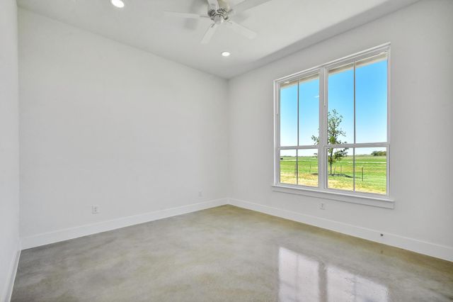 29 Spencer CT, Fredericksburg, TX 78624