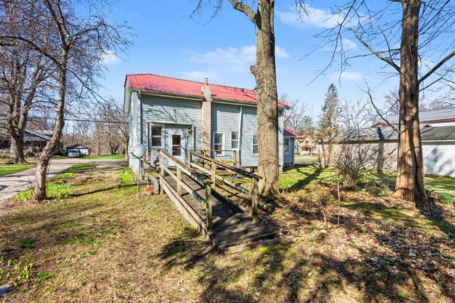 413 W Saint Joseph Street, Lawrence Vllg, MI 49064