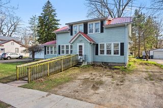 413 W Saint Joseph Street, Lawrence Vllg, MI 49064