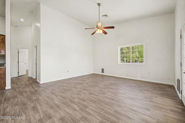 8610 N Pomona Avenue, Tucson, AZ 85704