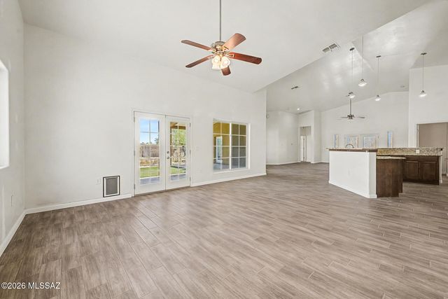 8610 N Pomona Avenue, Tucson, AZ 85704
