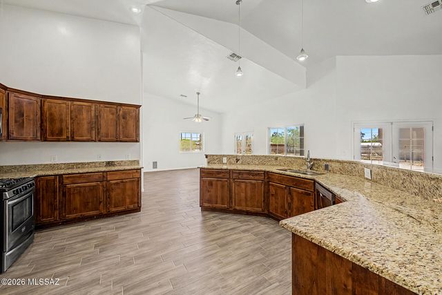 8610 N Pomona Avenue, Tucson, AZ 85704