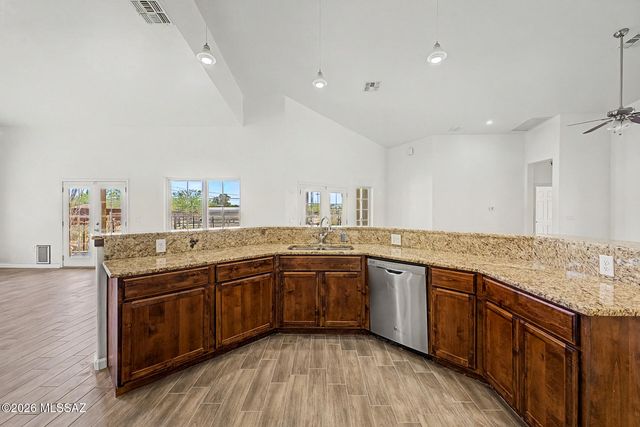 8610 N Pomona Avenue, Tucson, AZ 85704