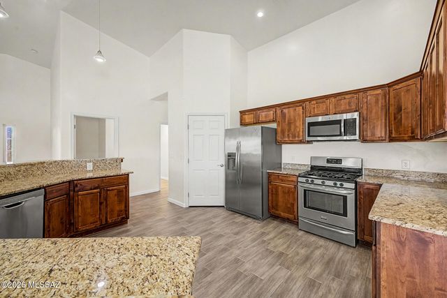 8610 N Pomona Avenue, Tucson, AZ 85704
