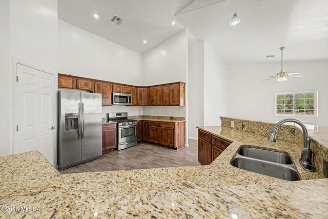 8610 N Pomona Avenue, Tucson, AZ 85704