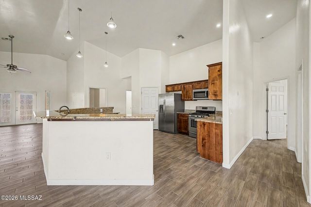 8610 N Pomona Avenue, Tucson, AZ 85704