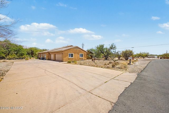 8610 N Pomona Avenue, Tucson, AZ 85704