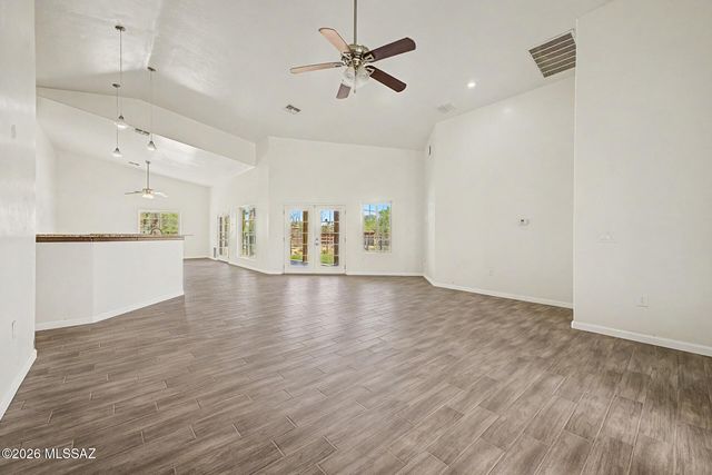 8610 N Pomona Avenue, Tucson, AZ 85704