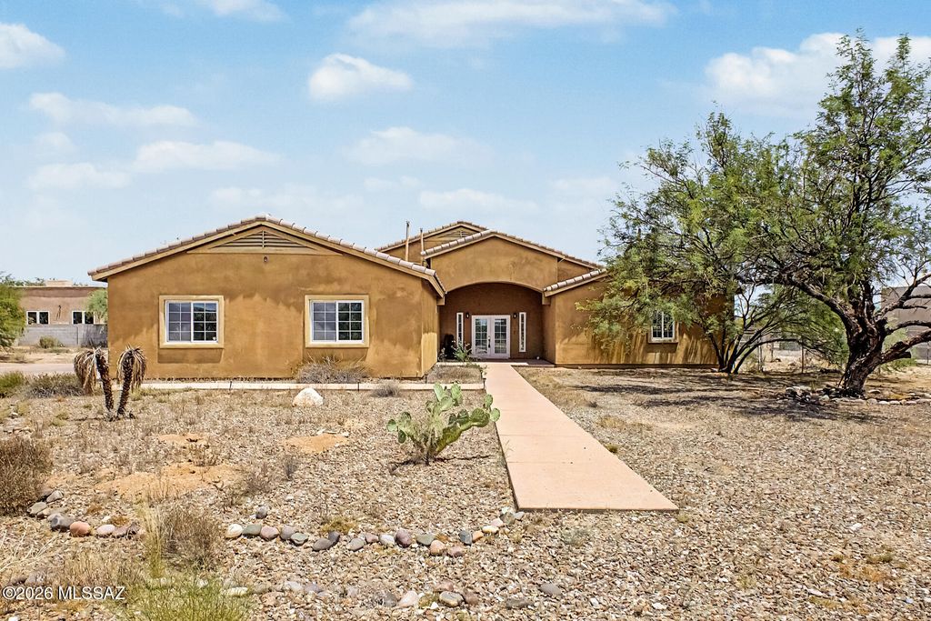 8610 N Pomona Avenue, Tucson, AZ 85704