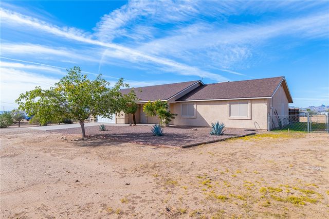 3605 N San Pedro Road, Golden Valley, AZ 86413