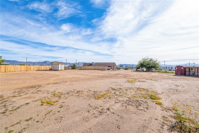 3605 N San Pedro Road, Golden Valley, AZ 86413