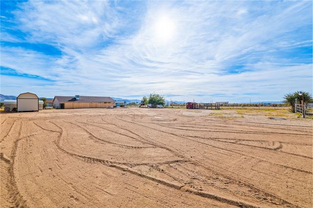 3605 N San Pedro Road, Golden Valley, AZ 86413