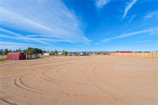 3605 N San Pedro Road, Golden Valley, AZ 86413