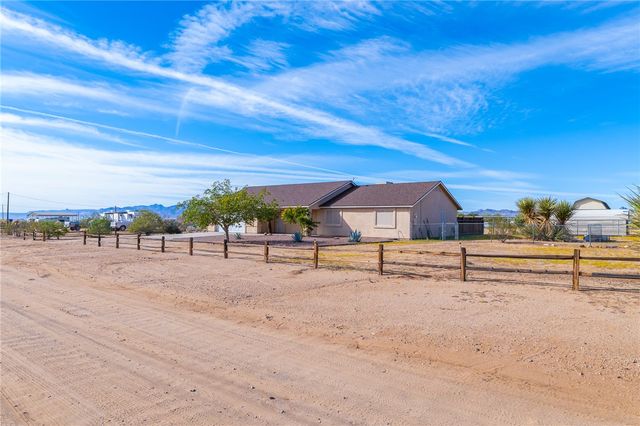 3605 N San Pedro Road, Golden Valley, AZ 86413
