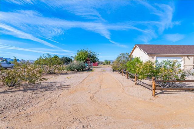 3605 N San Pedro Road, Golden Valley, AZ 86413