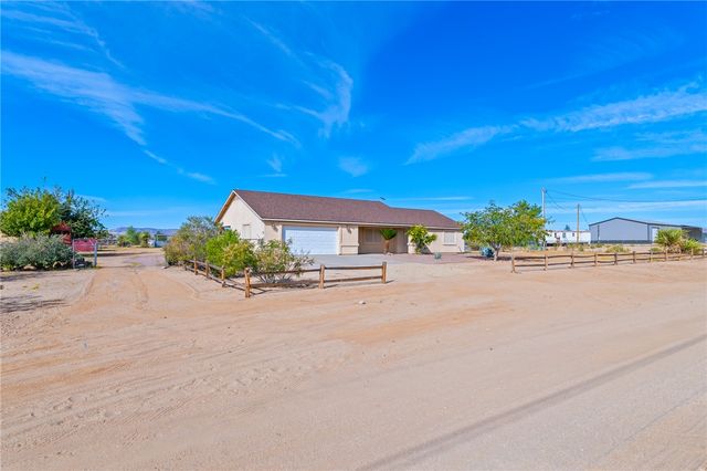 3605 N San Pedro Road, Golden Valley, AZ 86413