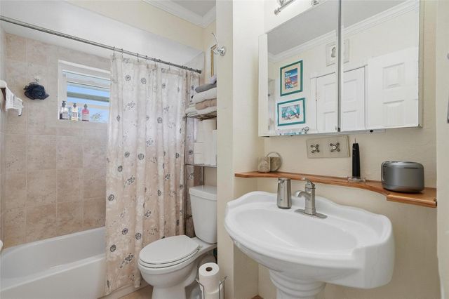 3510 Harrison Street 10, Hollywood, FL 33021