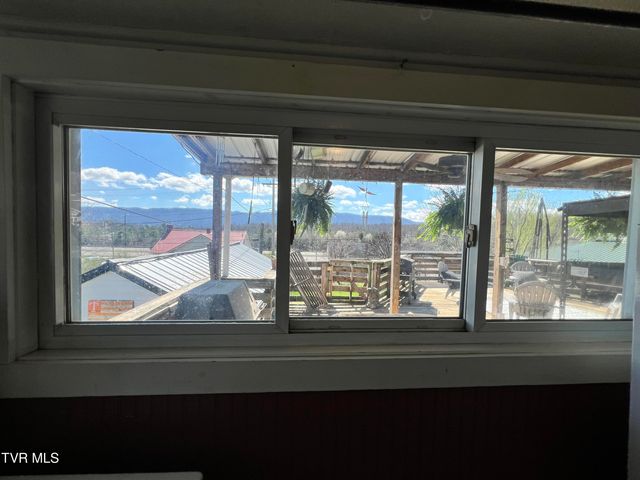 424 Bay Street, Mount Carmel, TN 37645