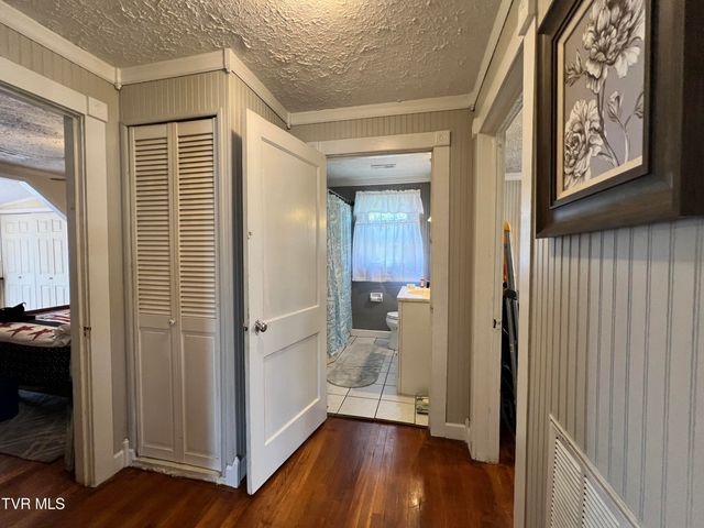 424 Bay Street, Mount Carmel, TN 37645