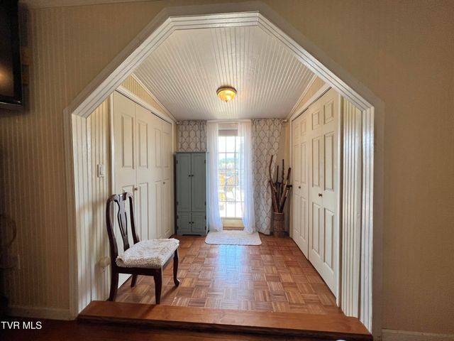 424 Bay Street, Mount Carmel, TN 37645