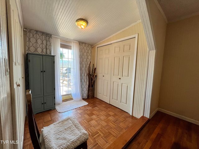 424 Bay Street, Mount Carmel, TN 37645