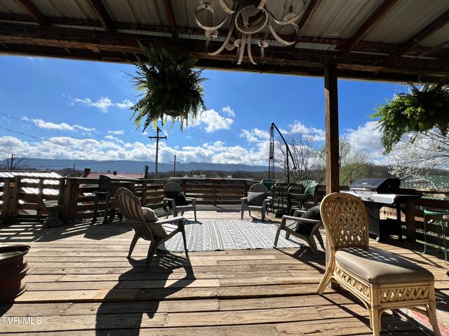 424 Bay Street, Mount Carmel, TN 37645