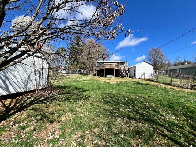 424 Bay Street, Mount Carmel, TN 37645