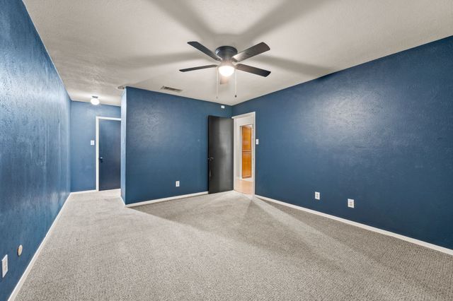 901 Shady Creek Lane, Bedford, TX 76021
