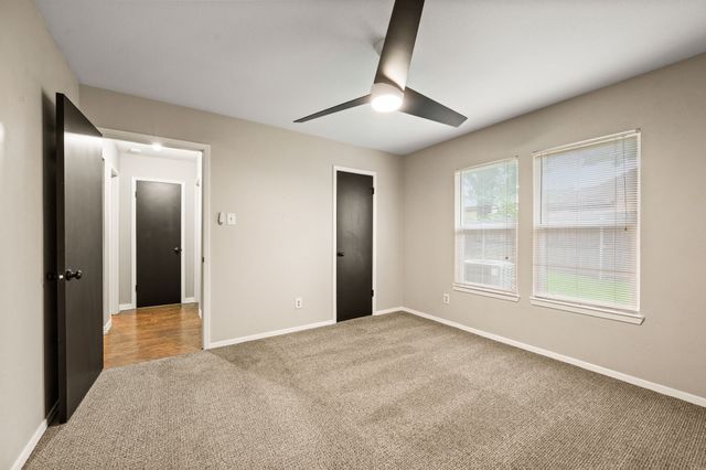 901 Shady Creek Lane, Bedford, TX 76021