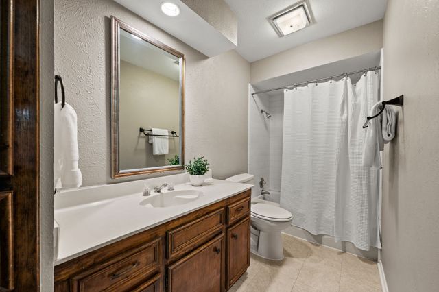 901 Shady Creek Lane, Bedford, TX 76021