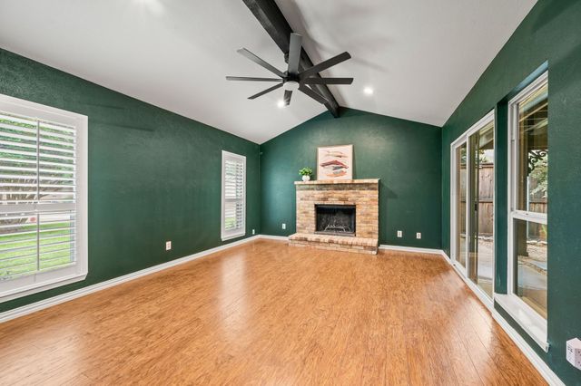 901 Shady Creek Lane, Bedford, TX 76021