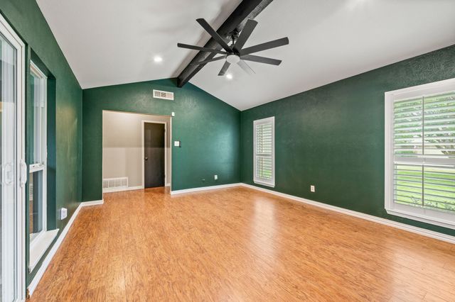 901 Shady Creek Lane, Bedford, TX 76021