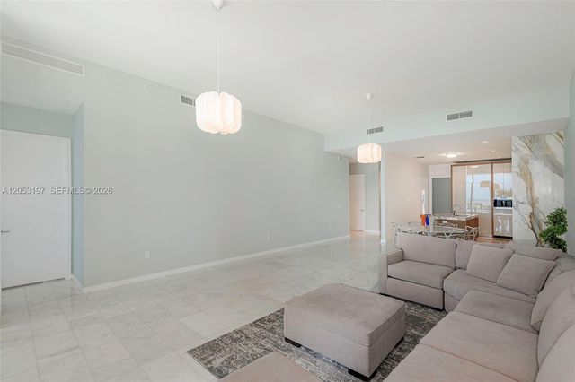 2821 S Bayshore Drive 7B, Coconut Grove, FL 33133