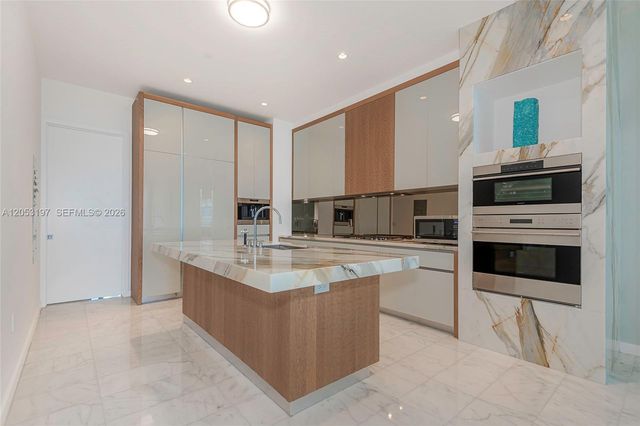 2821 S Bayshore Drive 7B, Coconut Grove, FL 33133