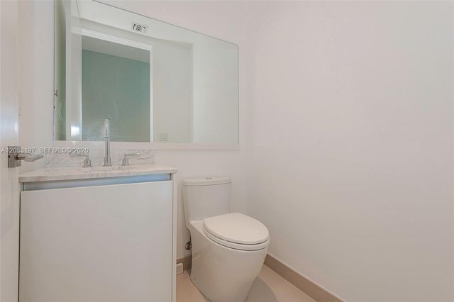 2821 S Bayshore Drive 7B, Coconut Grove, FL 33133