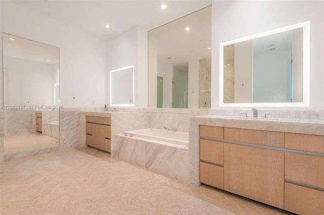2821 S Bayshore Drive 7B, Coconut Grove, FL 33133